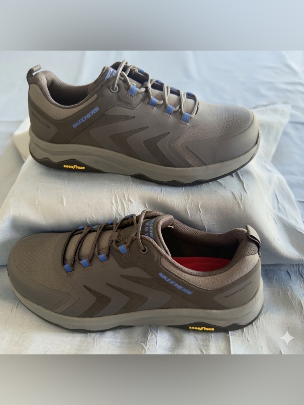 Skechers Men's work boots with steel toe Gray Sneakers with Blue Accents
